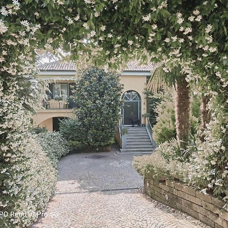 Appartement Rose'S Garden - Zona Tranquilla - Vicino Torino à Pino Torinese Extérieur photo
