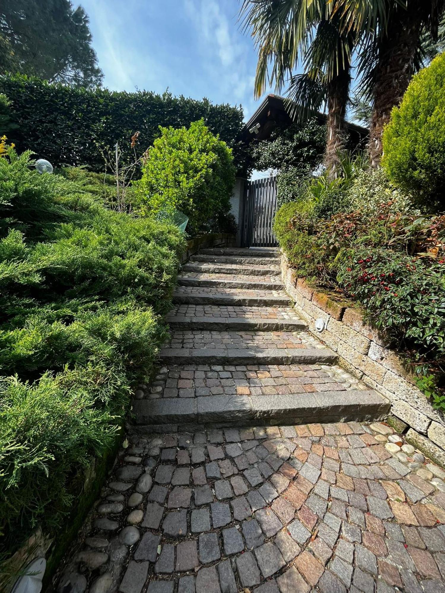Appartement Rose'S Garden - Zona Tranquilla - Vicino Torino à Pino Torinese Extérieur photo