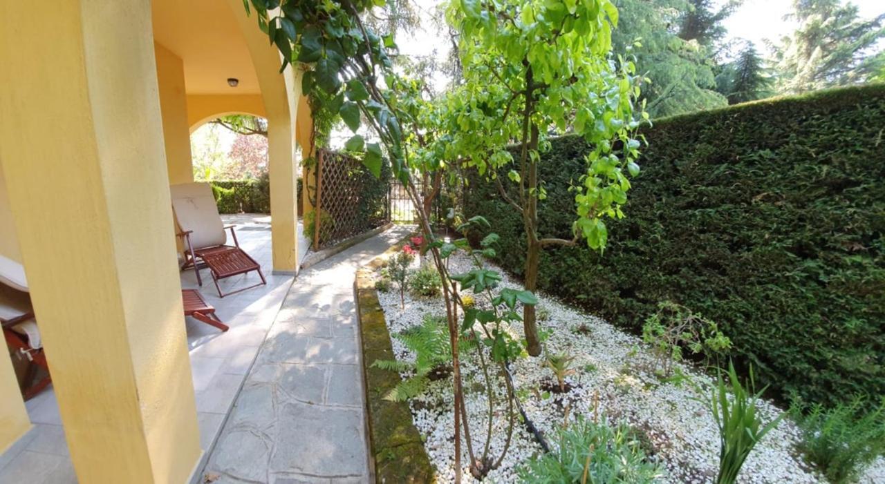 Appartement Rose'S Garden - Zona Tranquilla - Vicino Torino à Pino Torinese Extérieur photo